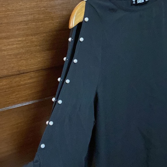 Shein black pearl top - Picture 5 of 5